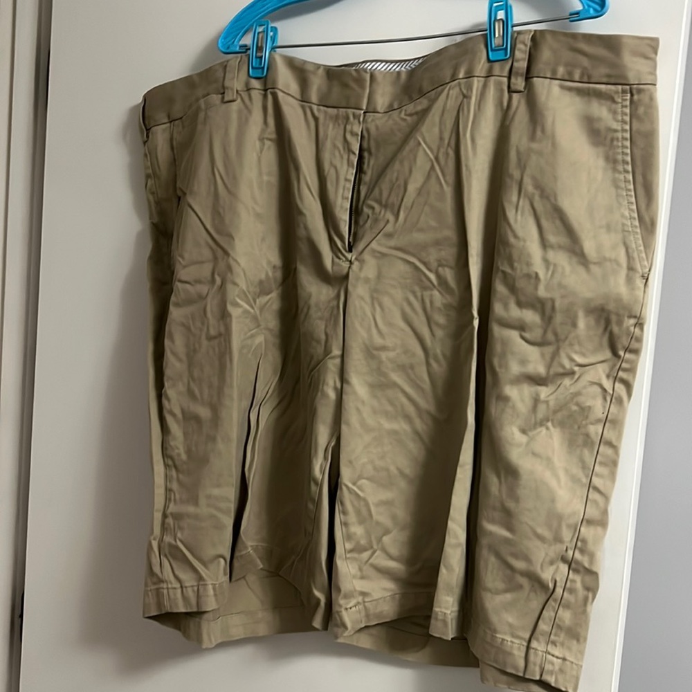 Lands End khaki shorts size 26w